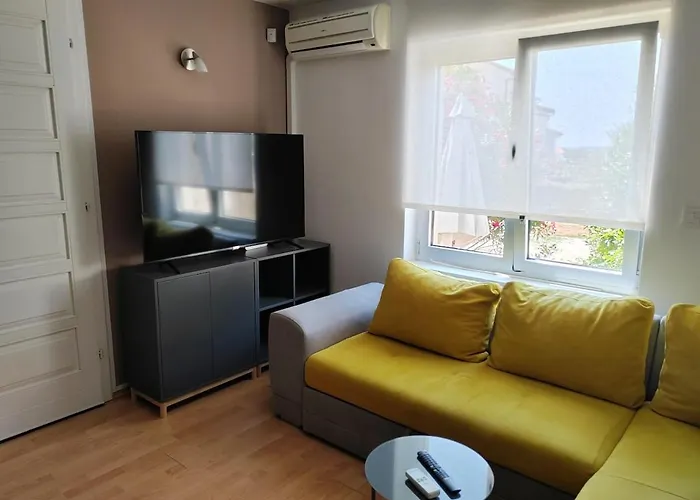 Apartament Near The